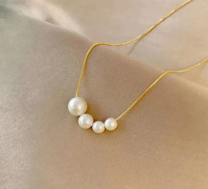 Gold necklace of freshwater pearls
